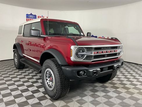 New 2026 Ford Bronco Outer Banks w/ Sasquatch Package AWD/4WD image 1