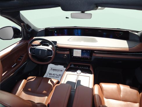 Used 2025 Lincoln Navigator Reserve AWD/4WD image 10