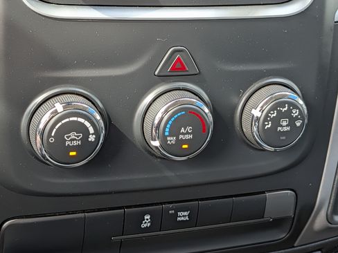 Used 2024 RAM 1500 Classic SLT AWD/4WD image 18