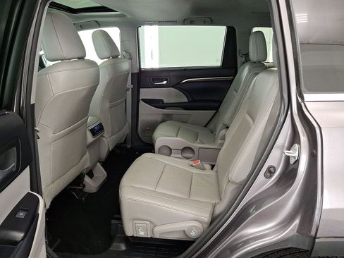 Used 2015 Toyota Highlander Limited AWD/4WD image 12