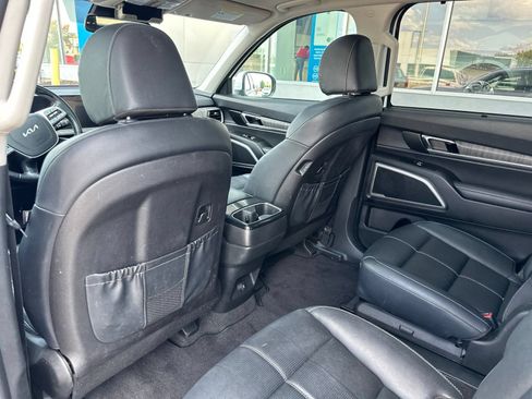 Used 2024 Kia Telluride EX w/ EX Captain's Chair Package AWD/4WD image 19