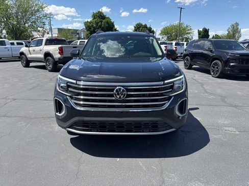 Used 2024 Volkswagen Atlas SE AWD/4WD image 2