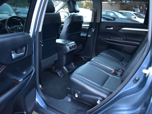 Used 2017 Toyota Highlander XLE w/ Protection Package #3 image 22