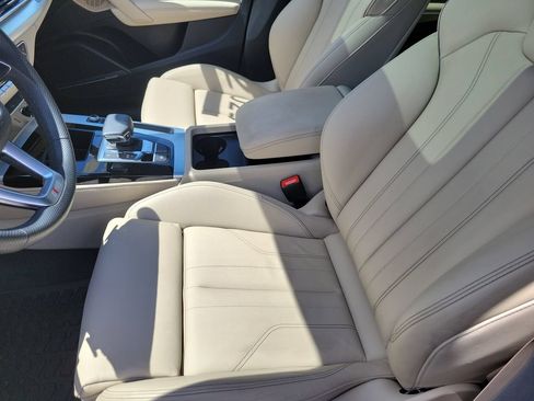 Certified 2025 Audi Q5 2.0T Premium Plus AWD/4WD image 17