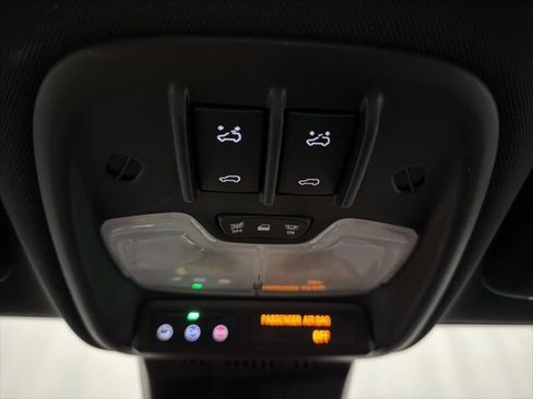 Used 2023 Chevrolet Colorado Z71 w/ Z71 Convenience Package 2 image 28