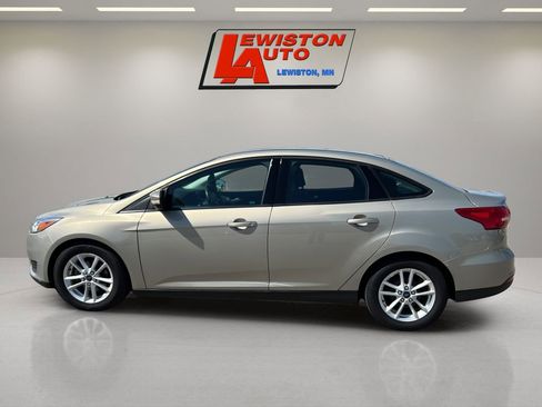 Used 2015 Ford Focus SE w/ SE Cold Weather Package FWD image 10