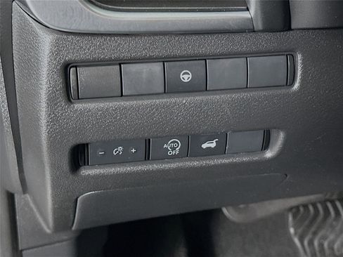 Used 2024 Nissan Rogue SV image 10