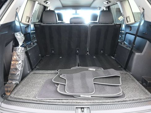 Used 2023 Volkswagen Atlas SE w/ Panoramic Sunroof Package FWD image 24