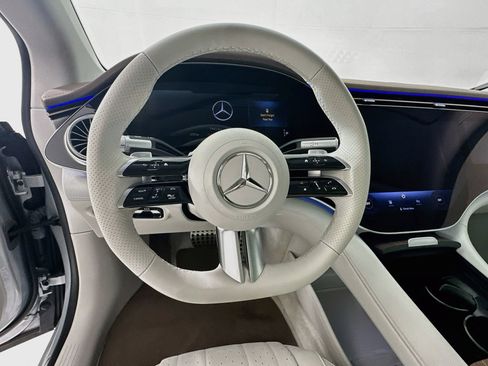 Used 2023 Mercedes-Benz EQS 580 4MATIC Sedan image 12