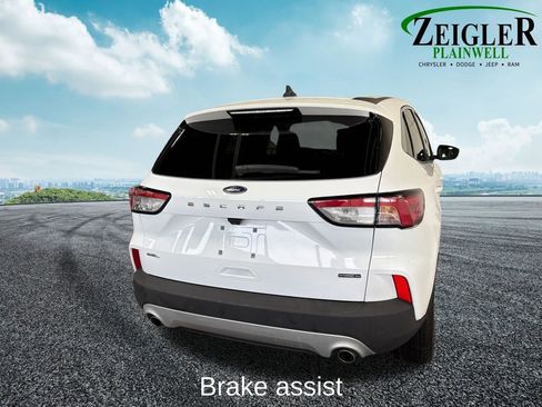 Used 2022 Ford Escape SEL image 9