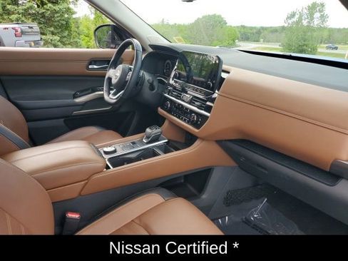 Certified 2023 Nissan Pathfinder Platinum AWD/4WD image 12