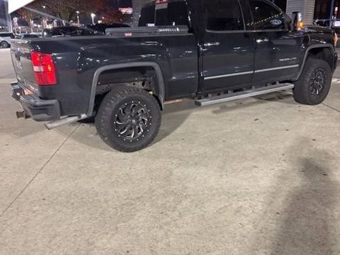 Used 2016 GMC Sierra 2500 Denali w/ Driver Alert Package image 4