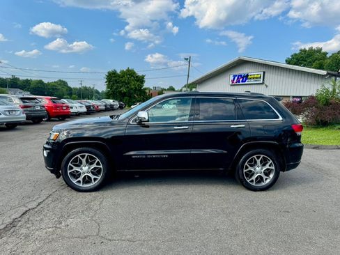 Used 2021 Jeep Grand Cherokee Overland AWD/4WD image 3
