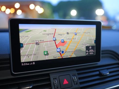 Used 2018 Audi Q5 2.0T Premium Plus w/ Premium Plus Package image 23