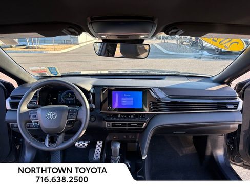 Used 2025 Toyota Camry SE w/ Convenience Package image 6