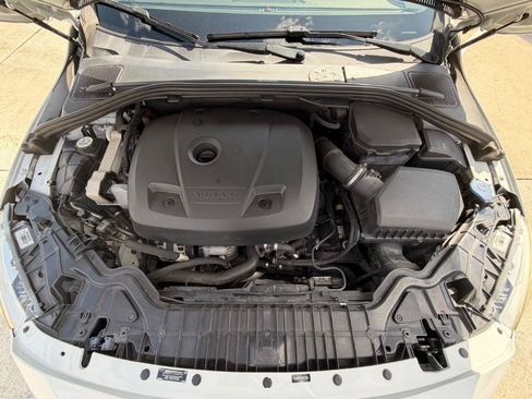 Used 2016 Volvo S60 T5 R-Design FWD image 7