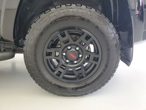 Used 2024 Toyota 4Runner SR5 Premium w/ Moonroof Package AWD/4WD image 10