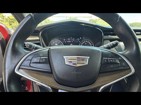 Used 2017 Cadillac XT5 Platinum image 12