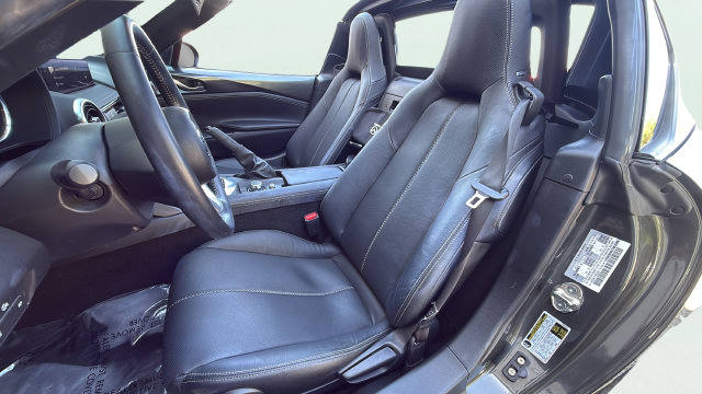 Used 2024 MAZDA MX-5 Miata RF Grand Touring RWD image 18