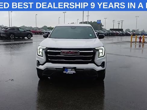 Certified 2025 GMC Terrain Elevation AWD/4WD image 3