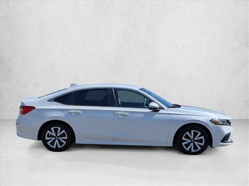 Used 2022 Honda Civic LX image 4