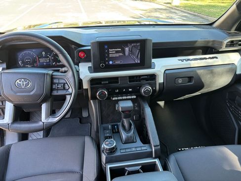 Used 2024 Toyota Tacoma TRD Off-Road AWD/4WD image 28