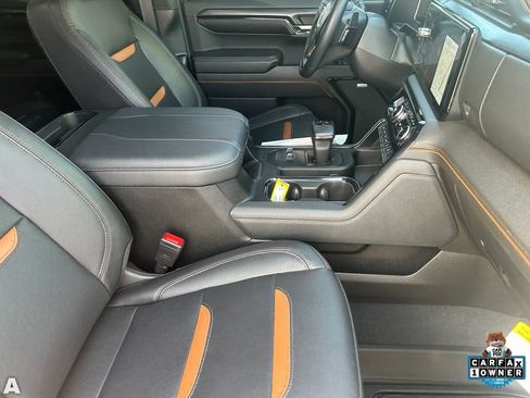 Used 2023 GMC Sierra 1500 AT4 w/ AT4 Premium Package AWD/4WD image 12
