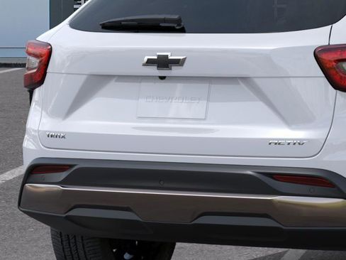 New 2026 Chevrolet Trax ACTIV w/ Driver Confidence Package FWD image 14