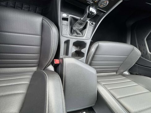 Used 2024 Volkswagen Jetta SE FWD image 24