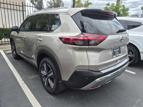 Used 2021 Nissan Rogue Platinum FWD image 4