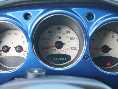 Used 2004 Chrysler PT Cruiser Limited FWD image 38