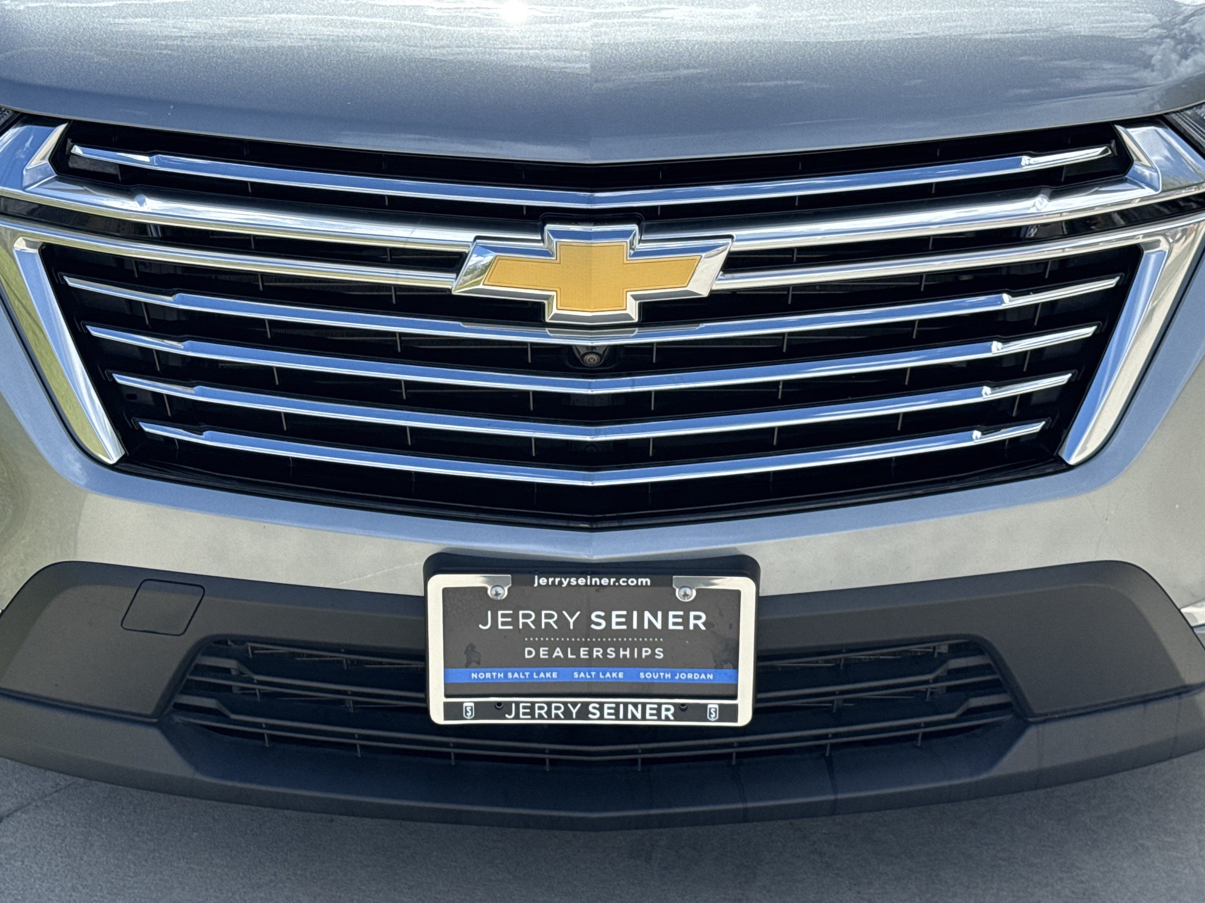 Used 2023 Chevrolet Traverse Premier AWD/4WD image 9