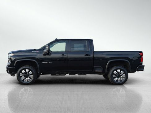 Used 2024 Chevrolet Silverado 2500 ZR2 w/ Technology Package AWD/4WD image 3