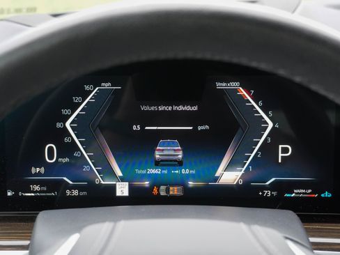 Certified 2025 BMW X7 xDrive40i AWD/4WD image 17