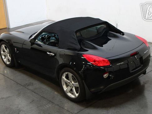 Used 2006 Pontiac Solstice Convertible w/ Premium Package image 12