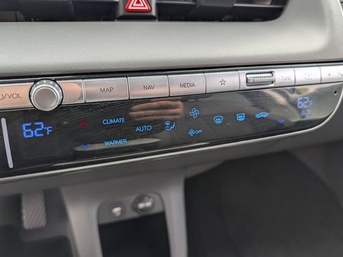 Certified 2024 Hyundai Ioniq 5 SEL RWD image 25