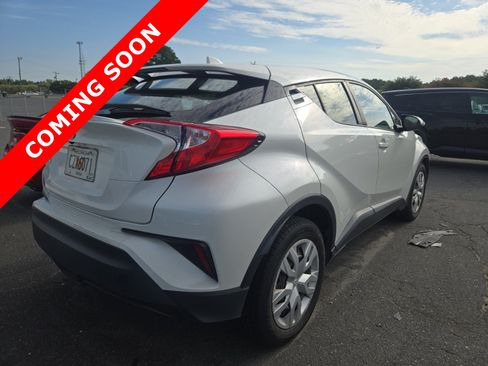Used 2021 Toyota C-HR LE FWD image 4