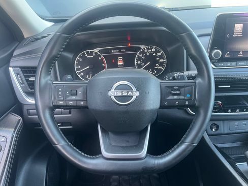 Certified 2025 Nissan Rogue SV AWD/4WD image 17