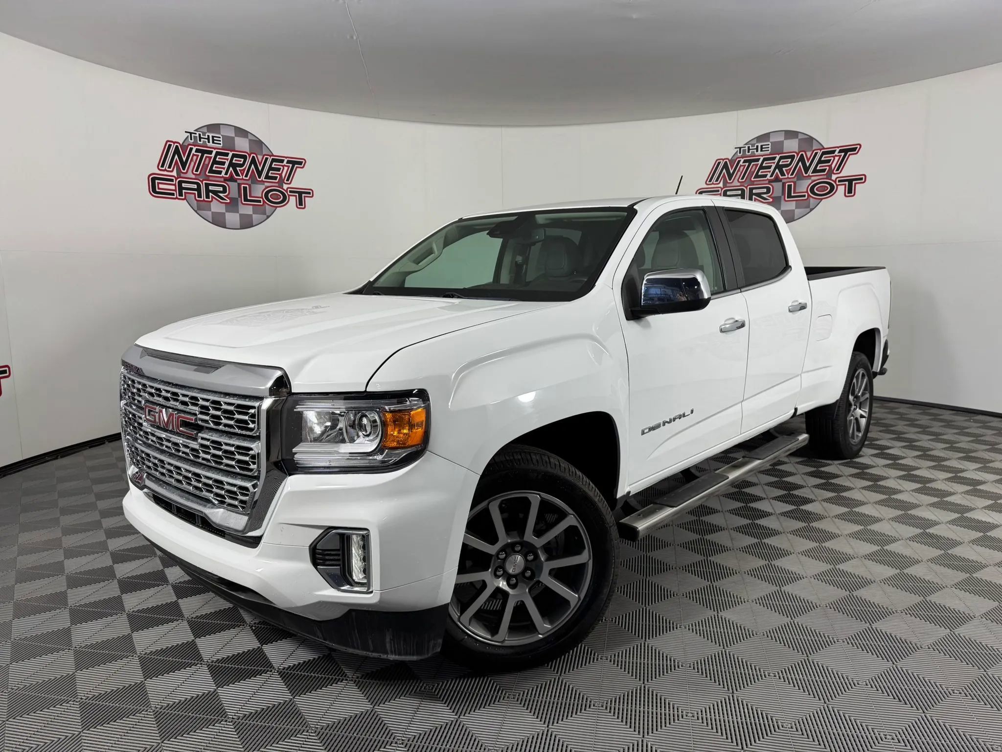 Used 2021 GMC Canyon Denali AWD/4WD image 1