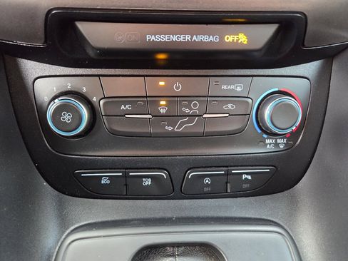 Used 2022 Ford Transit Connect XLT image 33