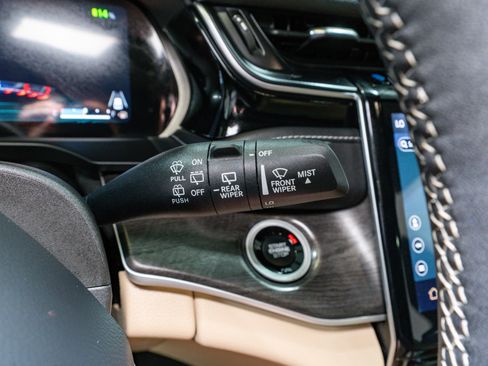 Used 2023 Jeep Grand Cherokee 4WD 4xe image 33