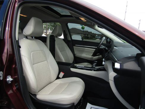 Used 2023 Nissan Altima 2.5 SL AWD/4WD image 24
