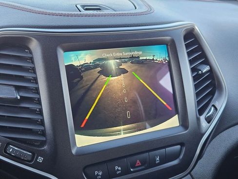 Used 2021 Jeep Cherokee Trailhawk w/ Sun, Sound & Nav Group image 21