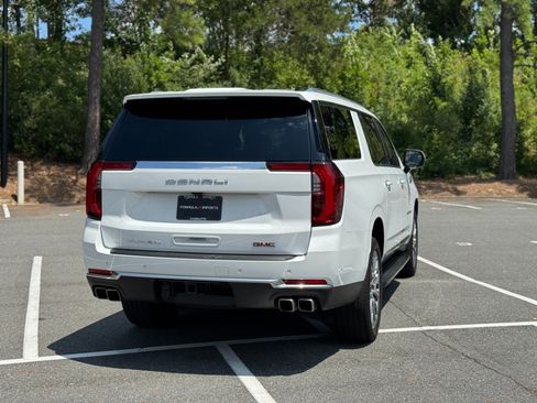 Used 2025 GMC Yukon XL Denali AWD/4WD image 11