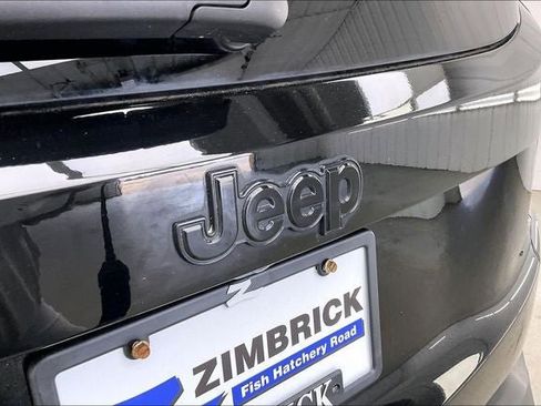 Used 2017 Jeep Renegade Altitude FWD image 31