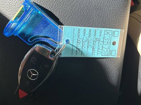 Used 2020 Mercedes-Benz SLC 300 SLC 300 image 31