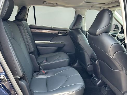 New 2026 Toyota Highlander Limited AWD/4WD image 13