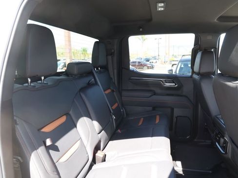 Used 2025 GMC Sierra 1500 AT4 image 17