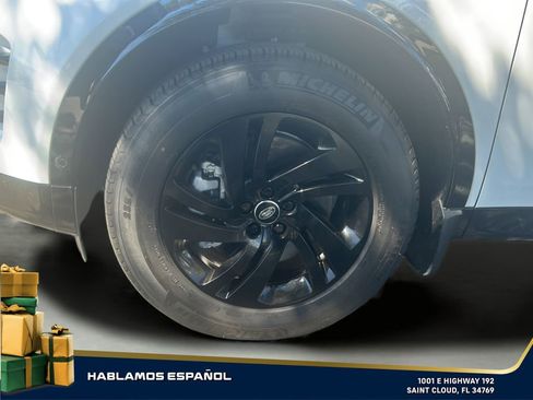 Used 2024 Land Rover Discovery Sport Dynamic SE image 10