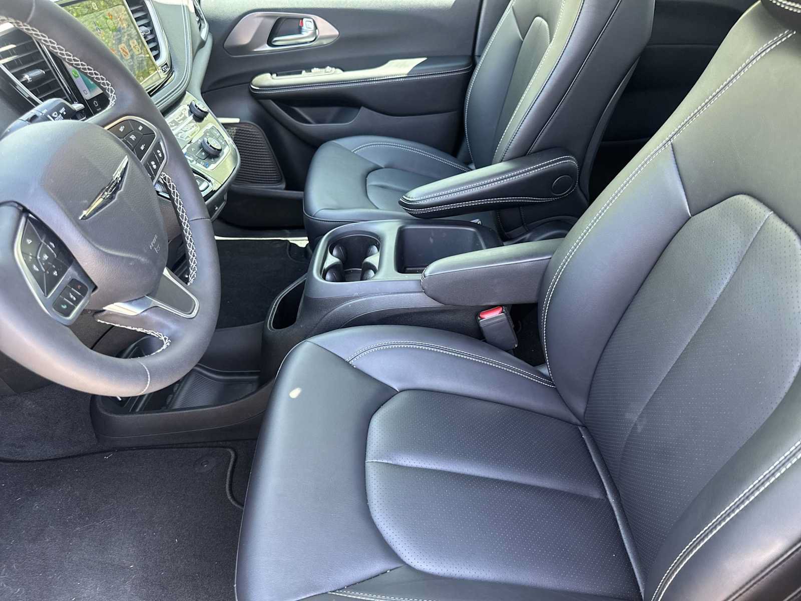 New 2026 Chrysler Pacifica Select FWD image 13